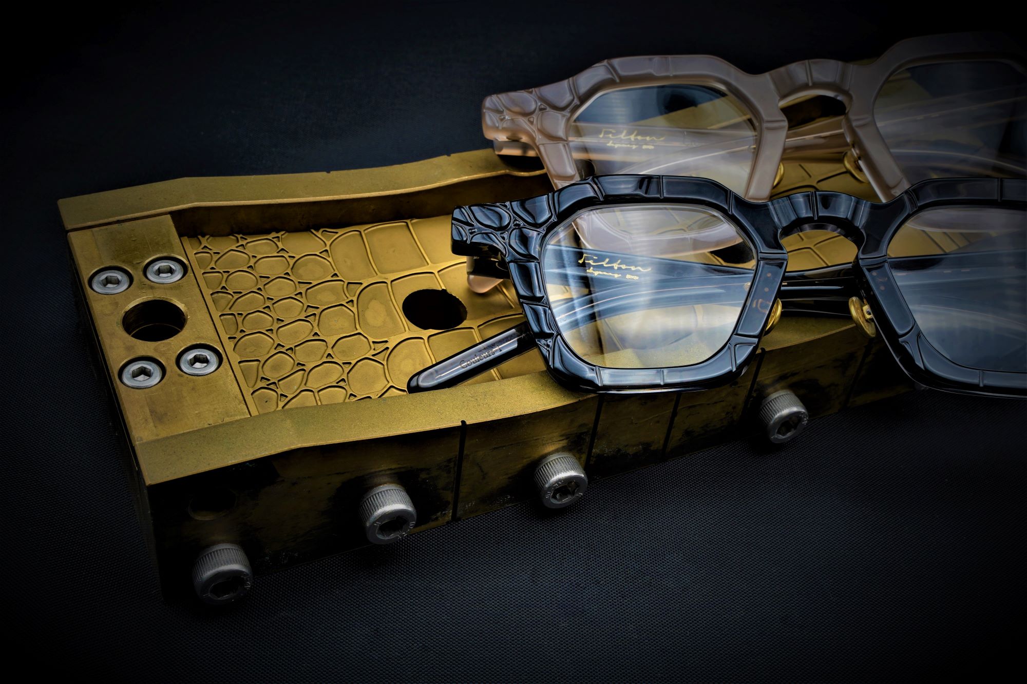 Filton クロコダイル 模様押し金型
